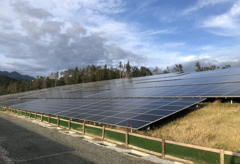 KJC_山梨県_22MW_太陽光_スクリュー杭