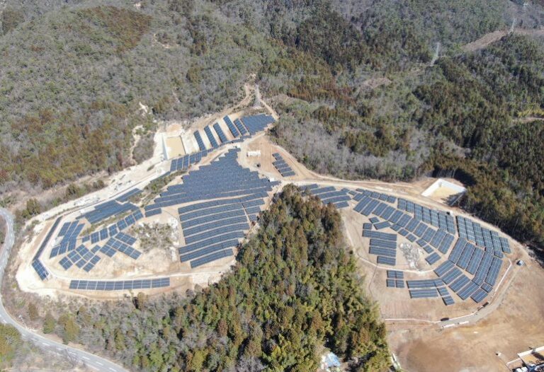 KJC_岐阜県_4.5MW_グランドスクリュー_傾斜地架台3