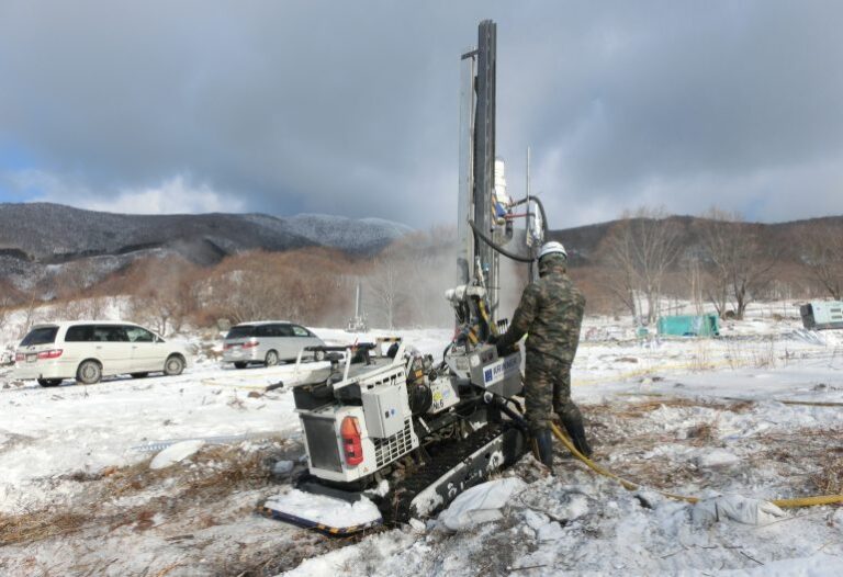 KJC_岩手県_20MW_太陽光_スクリュー杭＿1